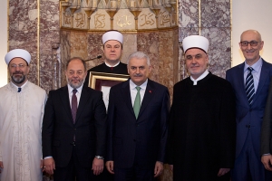 Premijer Yildirim na džumi u Begovoj džamiji