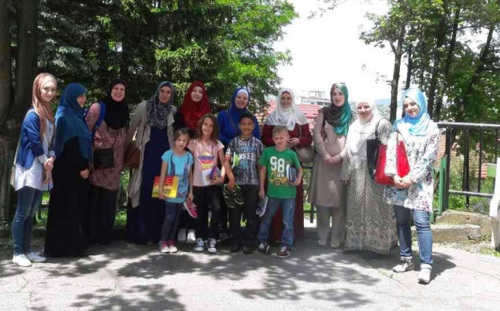 Sarajevo: Paketići učenicima Centra za slušnu i govornu rehabilitaciju