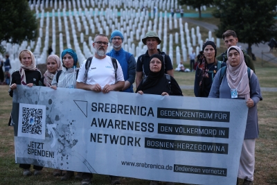 Dio Srebrenica Awareness Network grupe koja je u organizaciji Srebrenica učestvovala na Mar&scaron;u mira, a riječ je o heterogenoj grupi koju čine Turci, Bo&scaron;njaci, Poljaci, Marokanci i drugi
