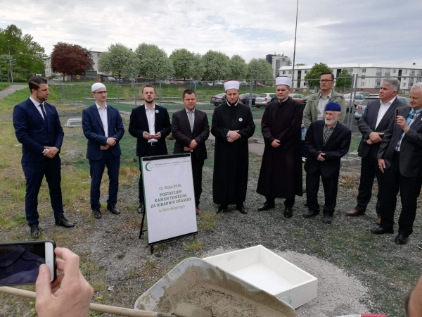 IZ Bo&scaron;njaka u &Scaron;vedskoj: Seminar o vakufima, donatorsko veče i kamen temeljac u Nӧrrkopingu