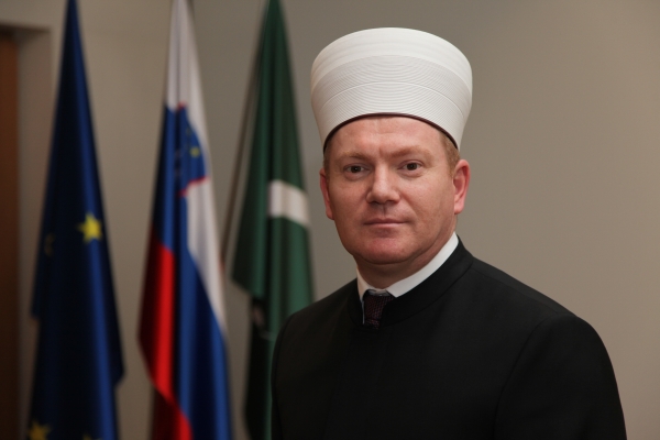 Muftija Porić: Džamija u Ljubljani je ljepotom i elegancijom privukla neke koji nikad ranije nisu dolazili na na&scaron;e aktivnosti. Sretni smo zbog toga. Broj članova džemata Ljubljana se znatno povećao otvaranjem džamije.