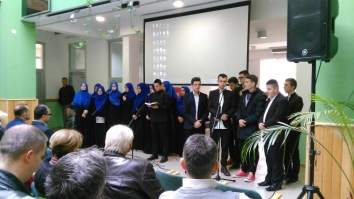 "Poslanik u na&scaron;im srcima" živi - poručili učenici osnovnih &scaron;kola i Karađoz-begove medrese