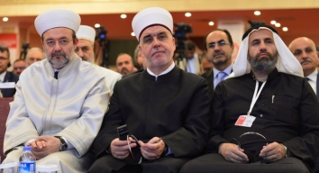 Reisu-l-ulema Kavazović na Svjetskom samitu islamskih učenjaka u &Scaron;anliurfi