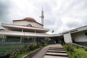 Bosanska džamija u naselju Alipašino Polje