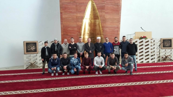 Omladina iz B. Dubice i B. Kostajnice posjetila Islamski centar u Rijeci