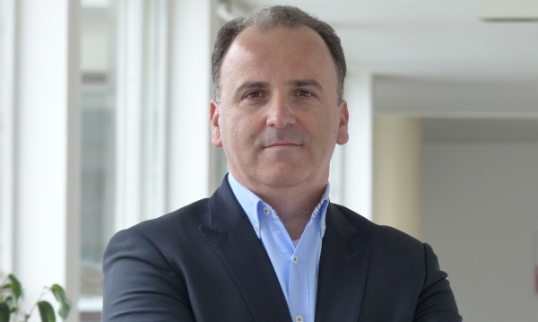 Đonlagić: Žalosno je gledati kadrovska rješenja u Vladi Federacije BiH koja se bave ekonomskom i finansijskom politikom. Dno dna. HDZ kroji i mentoriše vlast, pogotovo finansije. Fiskalni računi se ukazuju samo u dijelovima zemlje gdje žive Bošnjaci u većini. Kada ste posljednji putčuli za ozbiljan fiskalni inspekcijski nadzor u dijelovima zemlje gdje HDZ kontroliše vlast?  