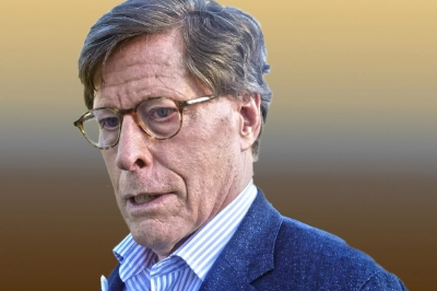  Mark Harmon je bio jedan od tužilaca Ha&scaron;kog tribunala koji je radio na vi&scaron;e slučajeva u kojima je dokazan Genocid u Srebrenici. Učestvovao je u devet predmeta koji su rezultirali osuđujućim presudama ili priznanjem krivice, od prvog historijskog protiv Radislava Krstića i prve presude za Genocid u Srebrenici do presude Biljani Plav&scaron;ić, Momčilu Kraji&scaron;niku, Tihomiru Bla&scaron;kiću, Miroslavu Brali, Ranku Ćesiću, Miroslavu Deronjiću i Draženu Erdemoviću. Napravio je draft prvobitnih optužnica protiv generala Ratka Mladića i Radovana Karadžića.