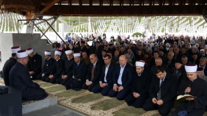 Srebrenica: Petnaesta godišnjica prve kolektivne dženaze
