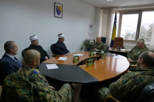 Posjeta delegacije Travničkog i Vojnog mutijstva kasarni Rajlovac