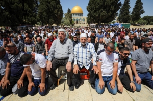 Posljednje dane ovogodišnjeg ramazana i  u Palestini obilježila su teška srknavljenja Harem-i Šerifa u Jerusalemu/Qudsu