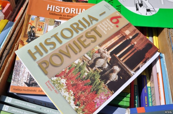 Bugojno: Dr. Terzić obezbijedio besplatne autobusne karte srednjo&scaron;kolcima