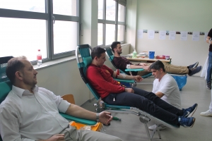 Mostar: Maturantska akcija darivanja krvi